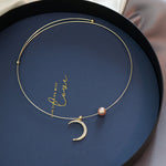 niche design moon necklace