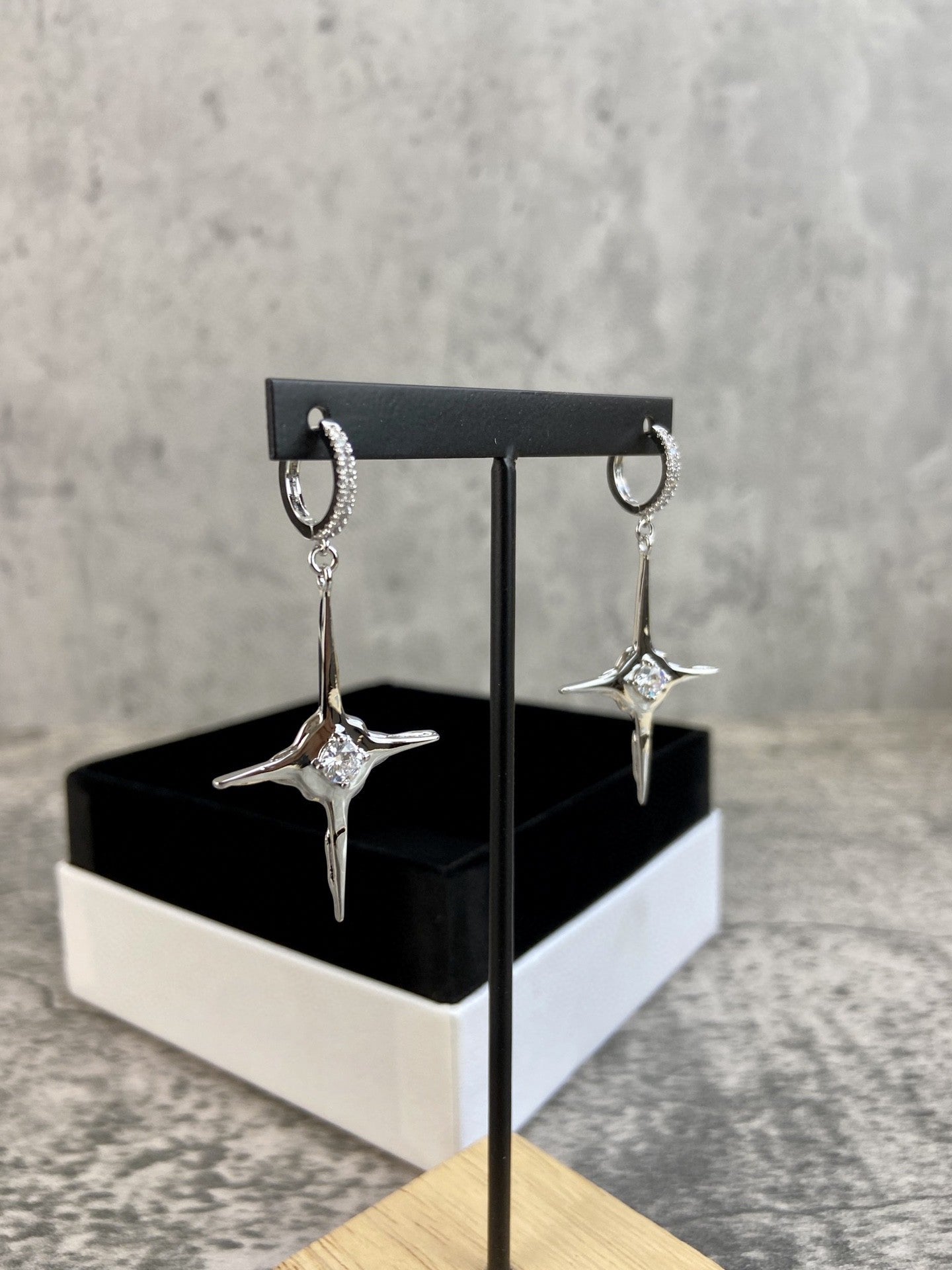 KVK Cross Necklace Female Net Red With The Same Clavicle Chain Creative Design Sense Simple Ins New Trend Retro