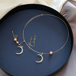 niche design moon necklace