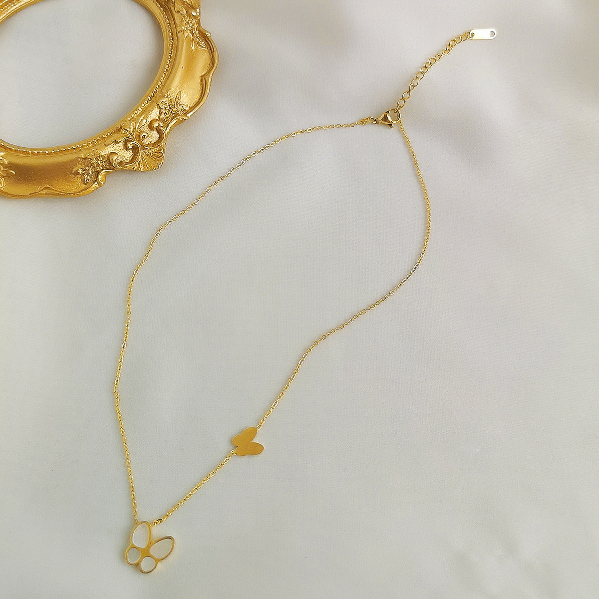 Design butterfly necklace